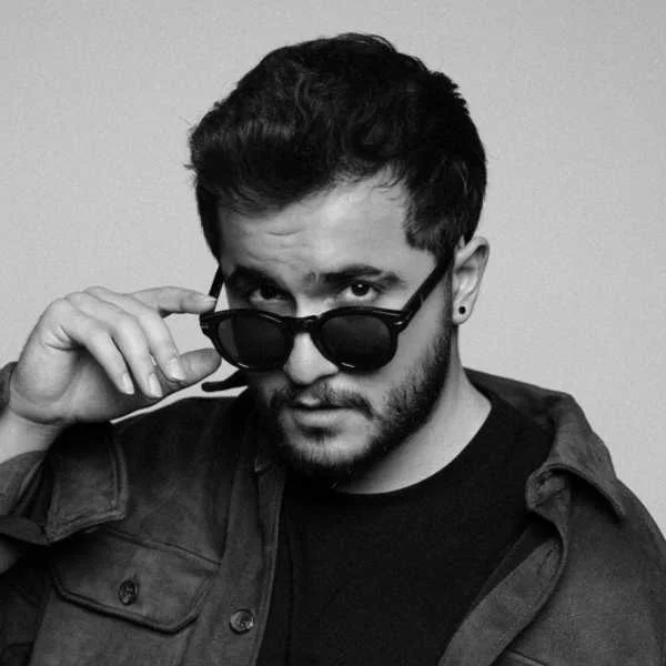 عرشیاس یار آفتاب و مهتاب ندیدم